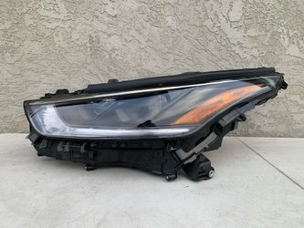 Toyota Highlander  Left Driver Headlight