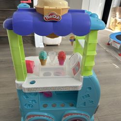 Play - Doh Kitchen Ice Cream Toy Truck Playset