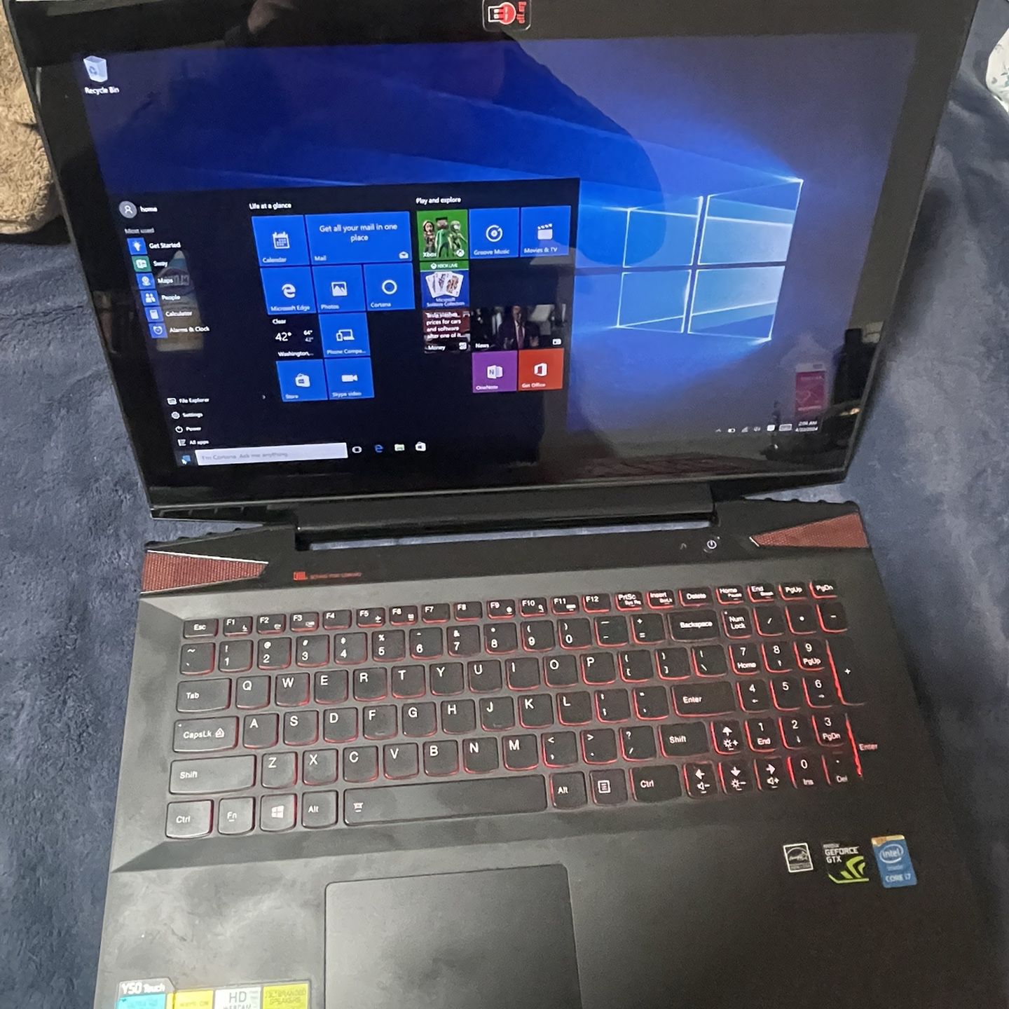 Lenovo Y50 In Very Good Condition Touchscreen  I7  2.40 GHZ 16gb Of Ram And 256gb Ss’s Drive 