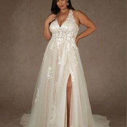 Gown/formal/wedding/elopement/Beach Wedding