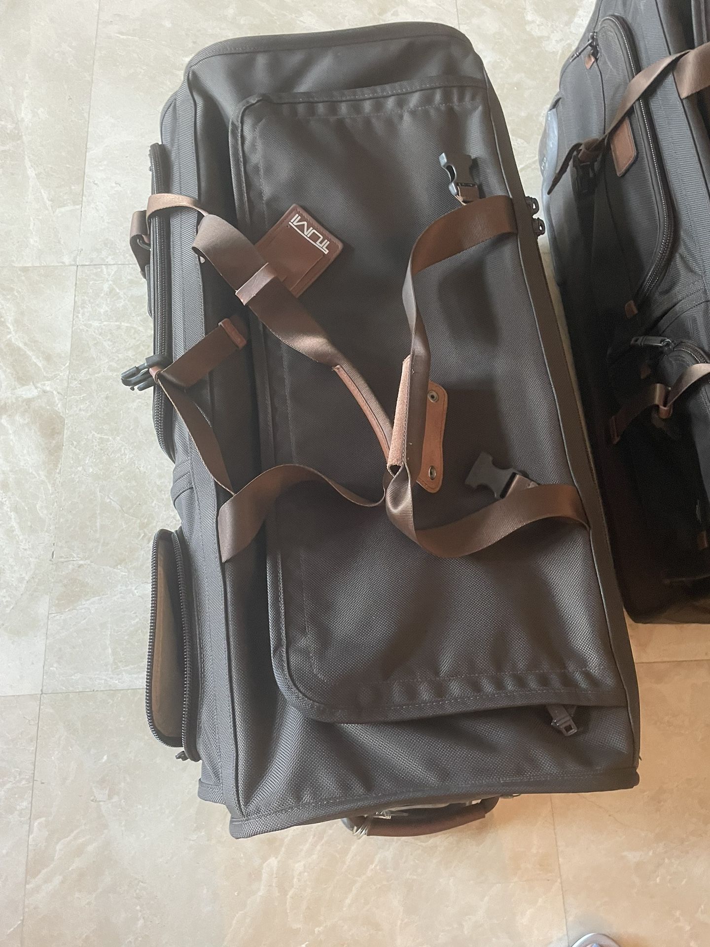 Barely Used Tumi Luggage Set for Sale in Hollywood, FL - OfferUp