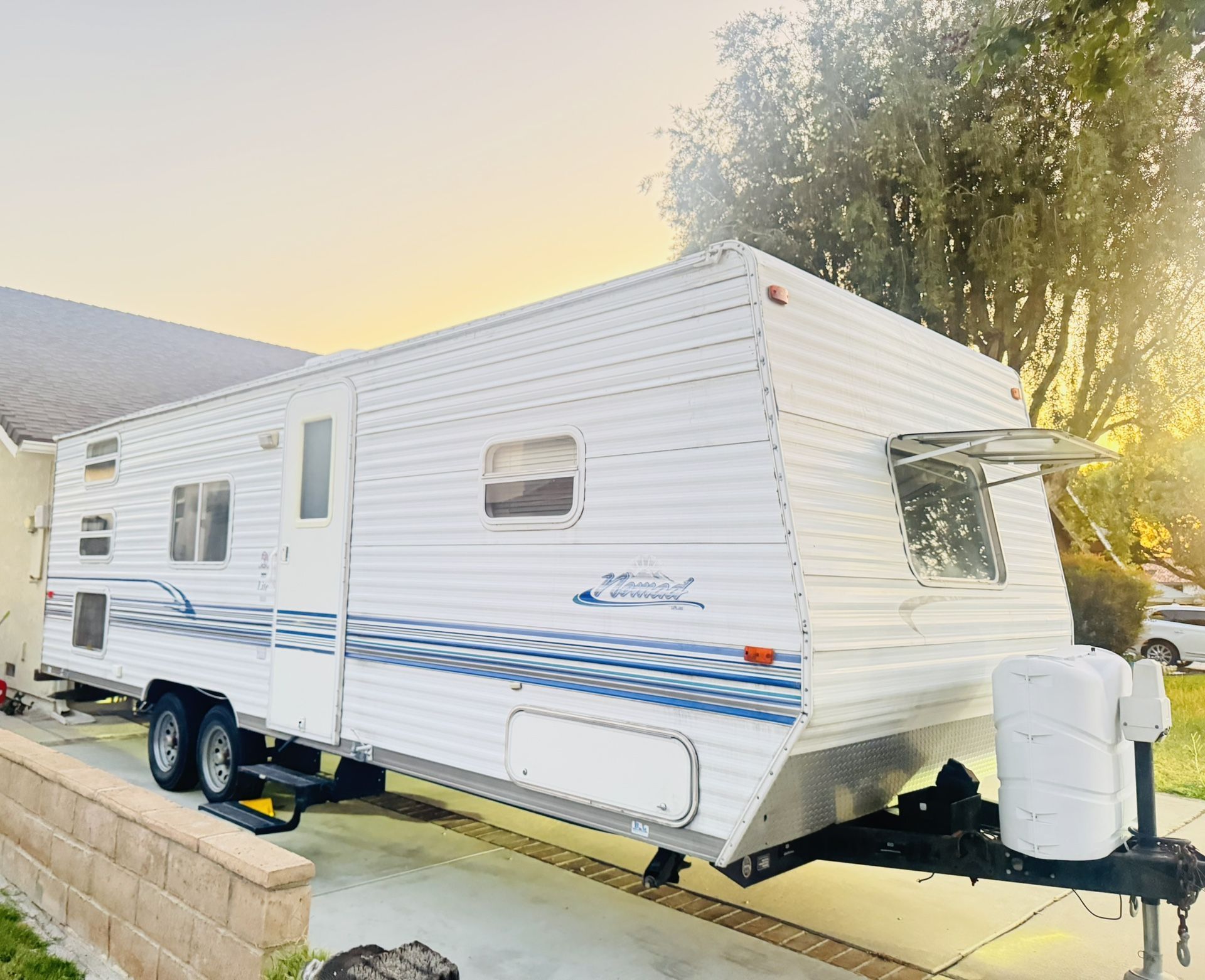 2003 SKYLINE NOMAD !! !! Travel Trailer !! 26FT... Sleep's 6 To 7 Tripple Bunk House Edition !! !! Easy to Drive - Fits in all Camp Sites...