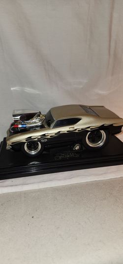 Muscle Machine 1969 Chevelle SS 1:18 Model