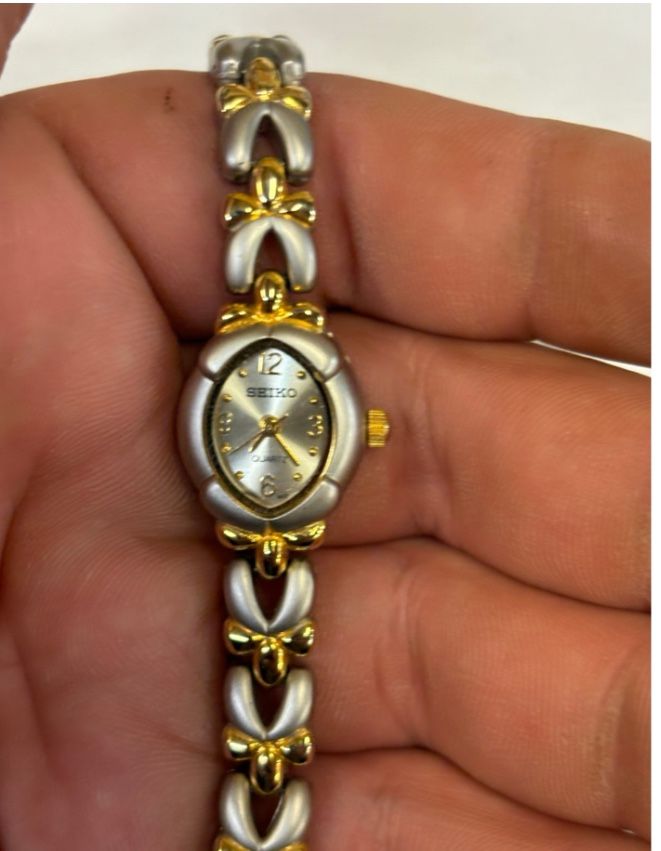 RARE Seiko 7N89-5000 2-Tone Women’s Watch! New Battery! 