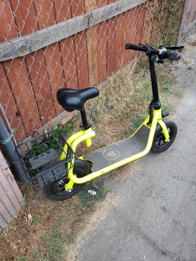 $250! All work 100% capacity 350lb for big Tall Person As Well. 18mph 30miles range. Electric folding Scooter E-scooter Ebike with seat, basket, keys