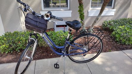 Beautiful ladies TREK "7100" 21-speed, 700c, aluminum frame, hybrid bike