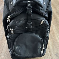 HIGH SIERRA BLACK WHEELED CARRY-ON 