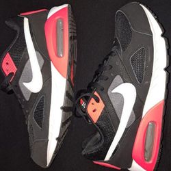 Nike Air Max IVO