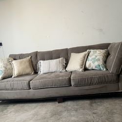 Cozy 3-Seater Sofa – Neutral Gray w/ Accent Pillows Included!