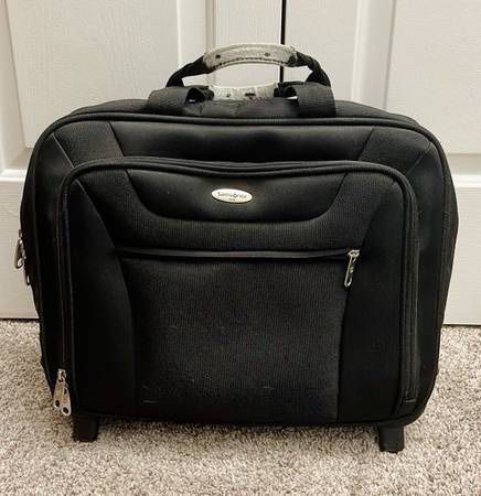Spektakel Waar Magnetisch Samsonite 1910 Professional Executive Black Laptop Computer Multiple  Compartments Carrying Case Bag Briefcase With Wheels And Retractable  Luggage Hand for Sale in Carrboro, NC - OfferUp