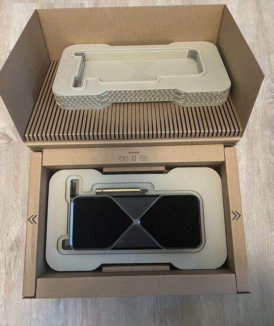 NVIDIA RTX 5070 FOUNDERS EDITION