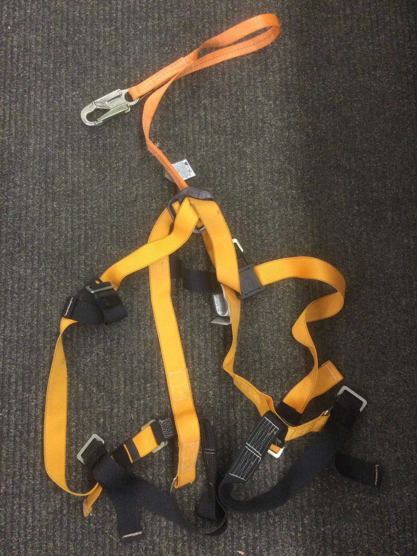 MILLER TITAN SAFETY HARNESS WITH LANYARD FALL PROTECTION