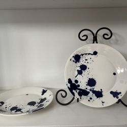 Two Royal Doulton London Pacific Ceramic Plates 9 1/2 Inches Wide 