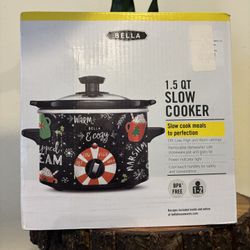 BELLA 1.5 Quart Slow Cooker with Glass Lid & Stoneware Pot - Holiday Edition