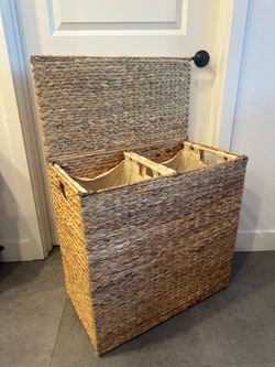 New double sided hyacinth hamper with linen bags