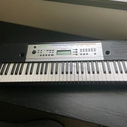 Yamaha Digital Keyboard 