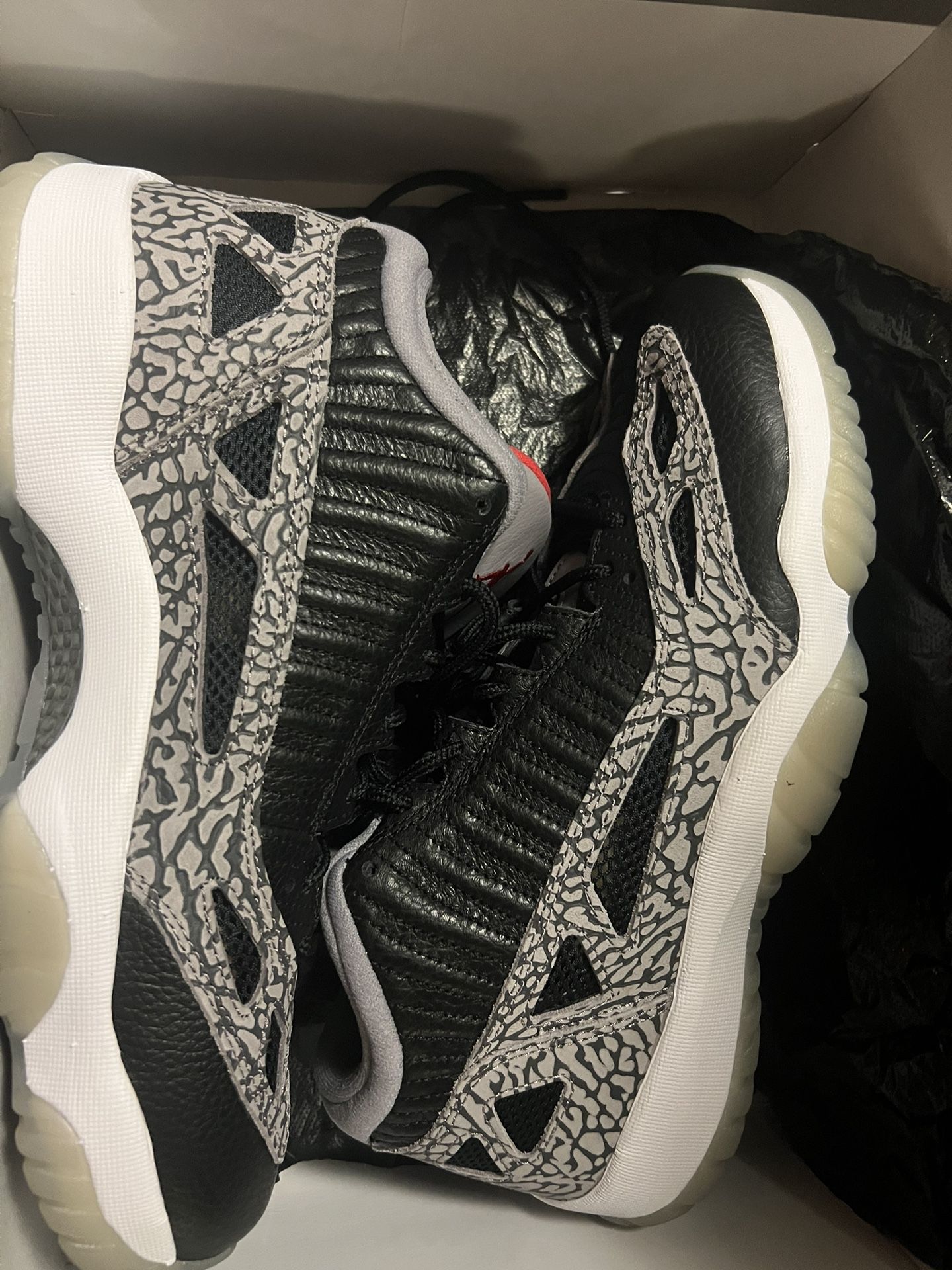 Air Jordan 11 Retro Low Ie