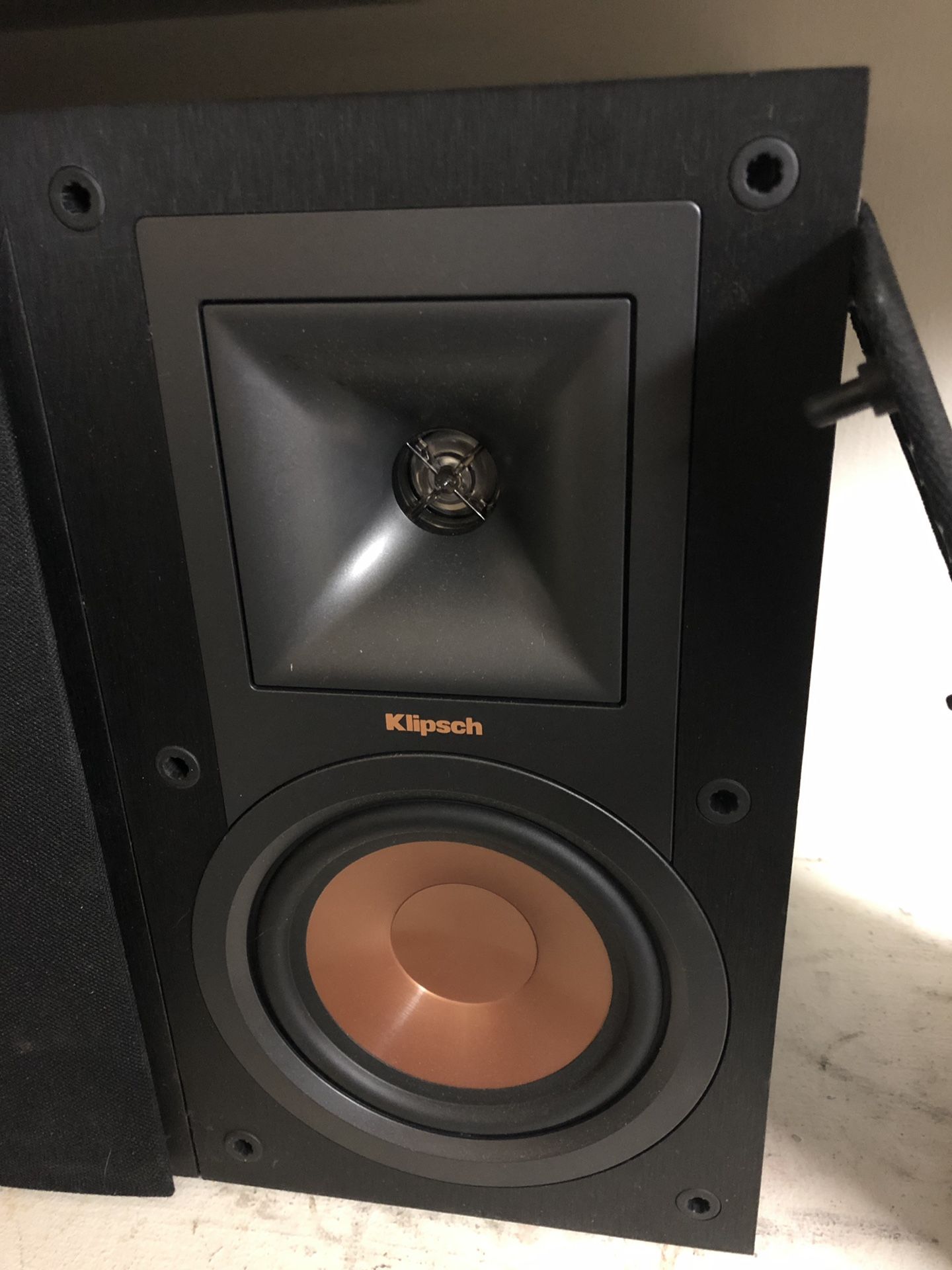 Klipsch bookshelf speakers (pair)