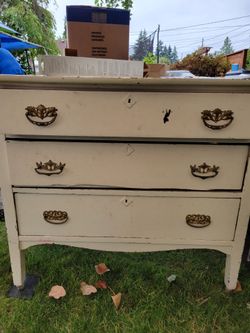 Antique White 3-Drawer Dresser with Hardware