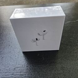 Apple AirPods Pro (2nd Gen) MagSafe Charging Case USB-C White Bluetooth