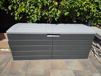 Suncast 120 Gallon Split Lid Deck storage Box