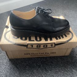 Black Hi-Shine Gibson Shoe