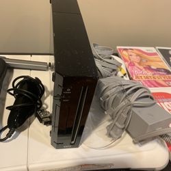 Nintendo Wii Used Comes With Games-As Is.. for Sale in Bronx, NY