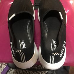Tennis Shoes