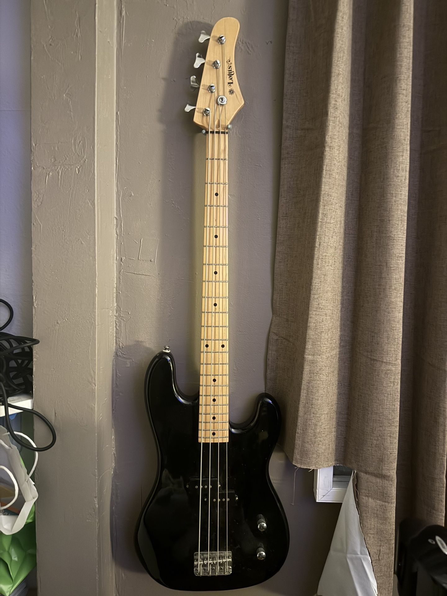 Black Bass guitar