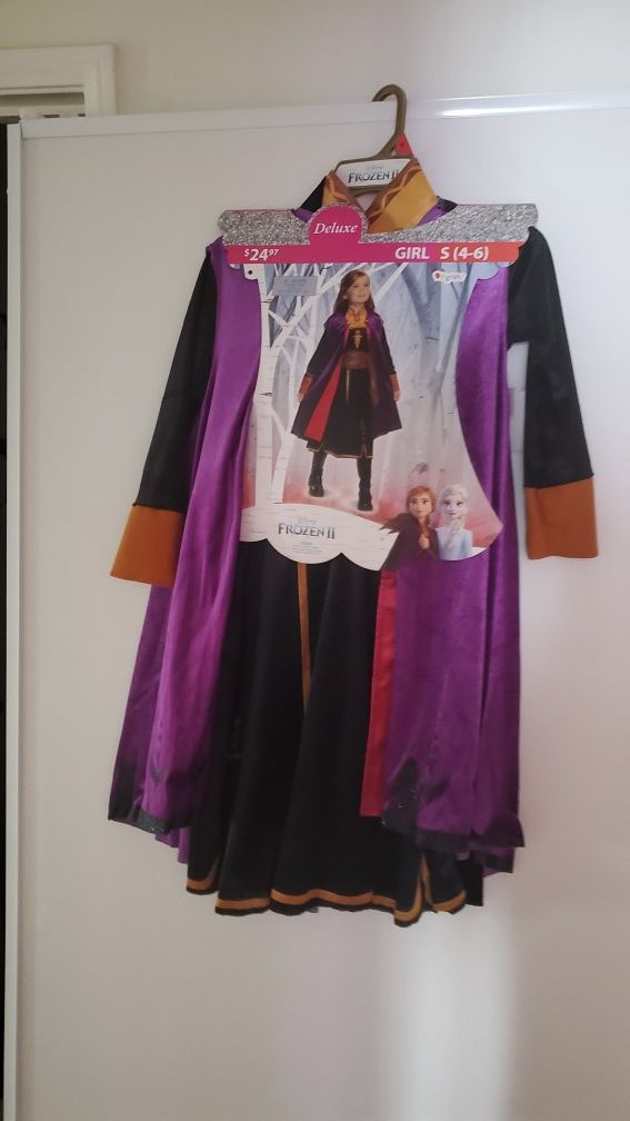 $15 frozen 2 Anna costume sizec4-6 only