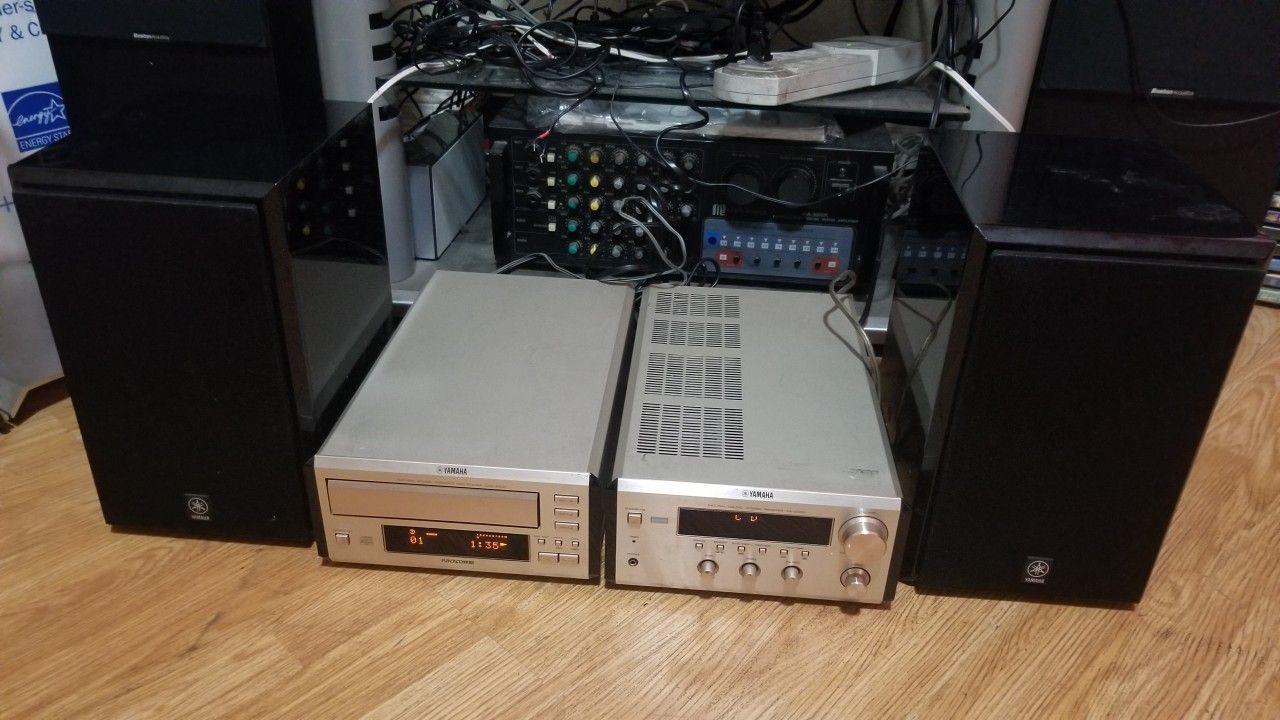 Yamaha Natural Sound RX-E400 Mini Receiver System Speaker