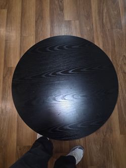 Round coffee table