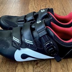 PELOTON CYCLING SHOES