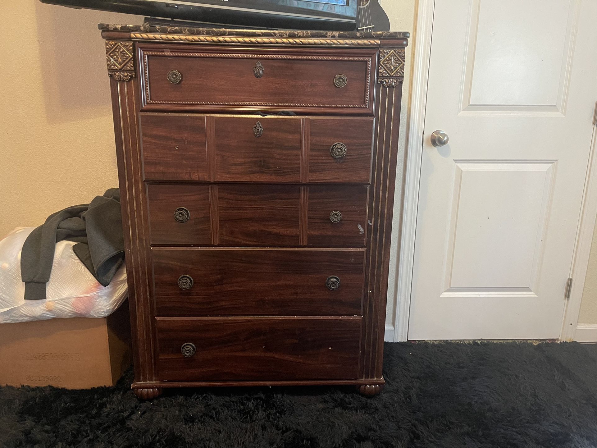 FULL WOOD BEDROOM SET - Good Condition 