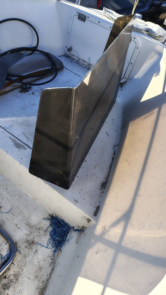VISOR/Center Console Boat