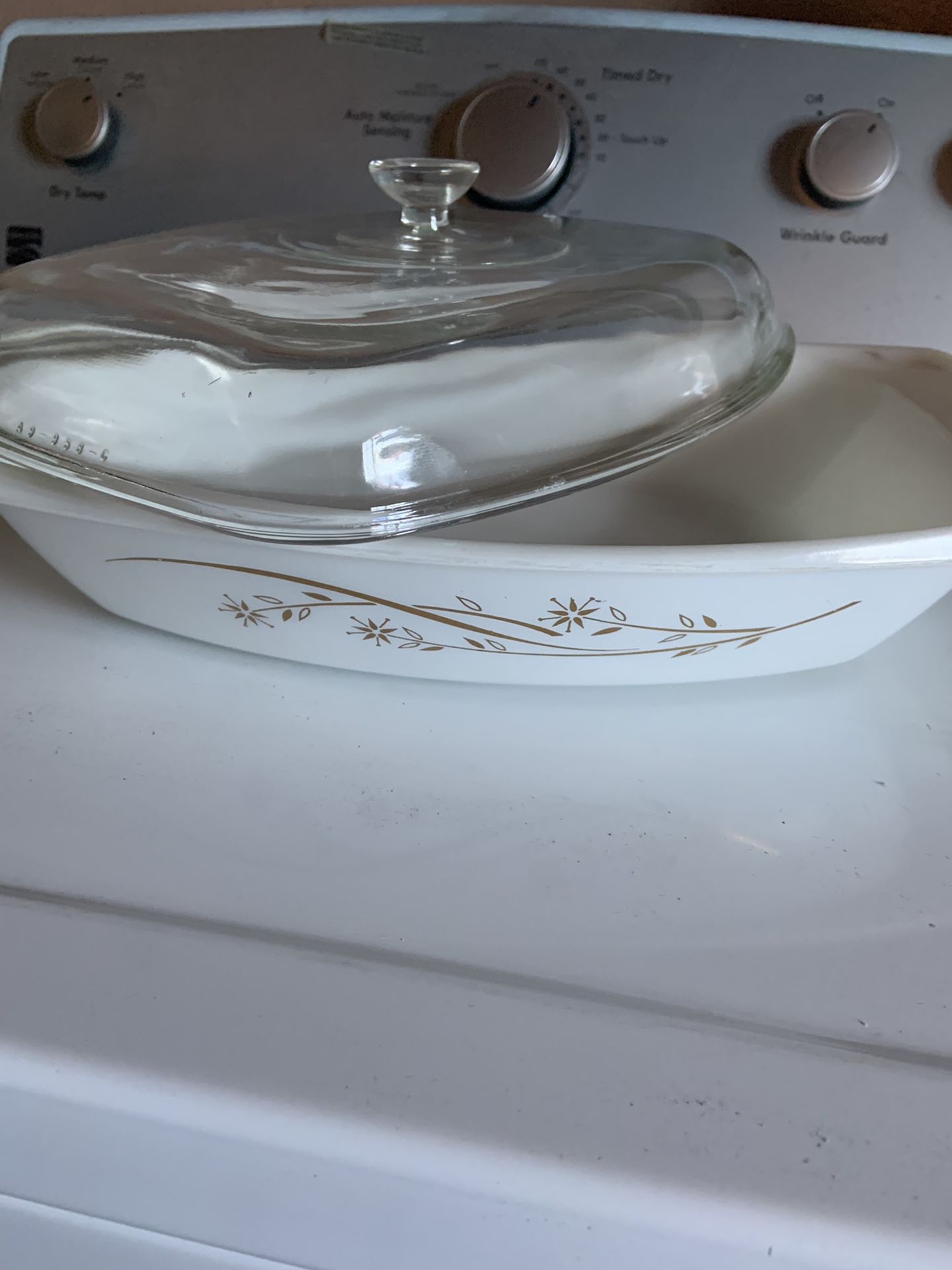 14x9 VINTAGE PYREX “GOLDEN HONEYSUCKLE “ Dish