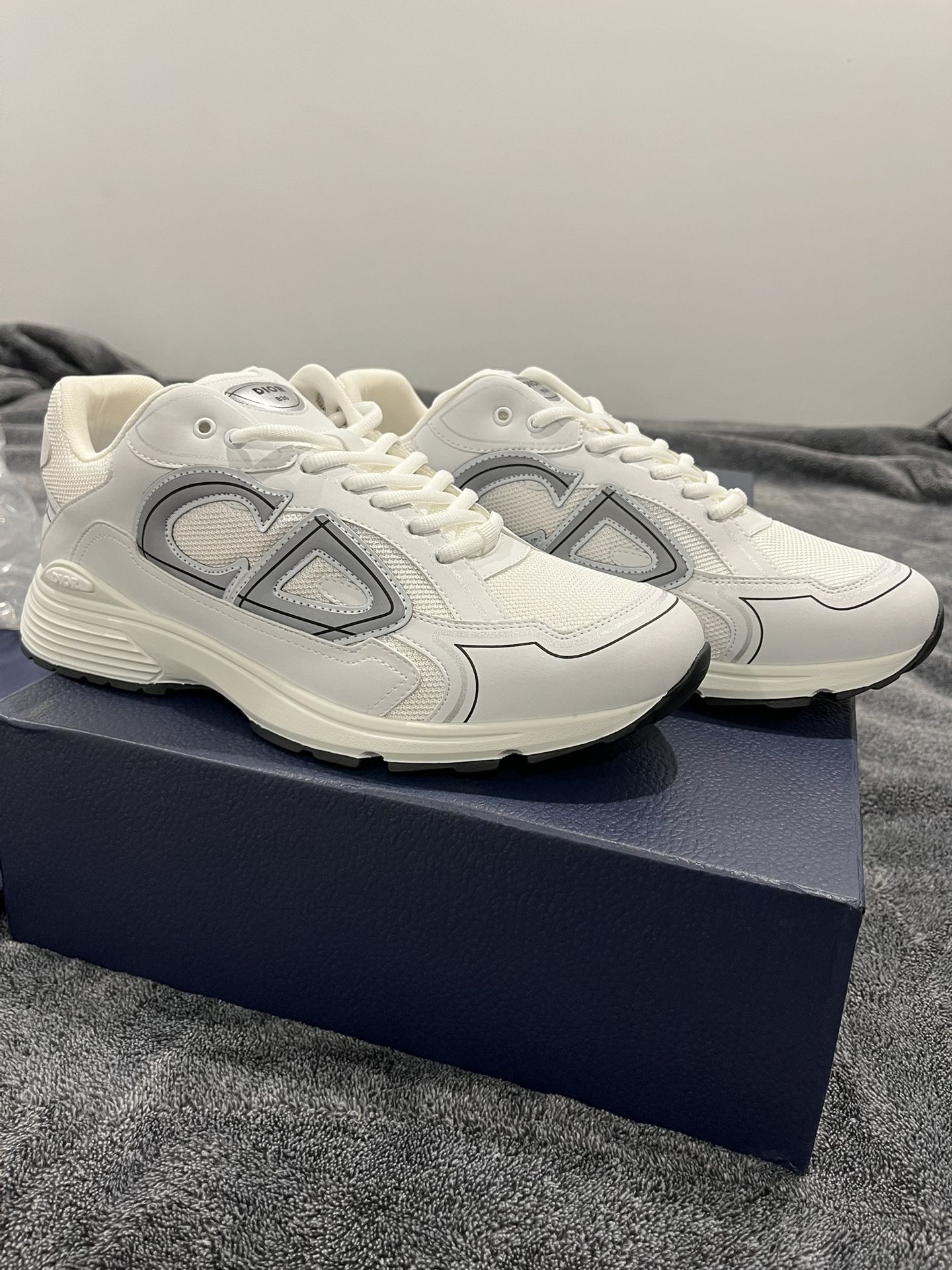 Dior b30 White