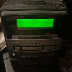 Used Aiwa Stereo System CD Works Radio 2 Speakers Tape Deck Unknown