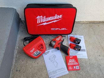Milwaukee Kit Surge Impact Driver Brushless Fuel M12