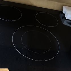New Frigidaire 30” Electric Cooktop