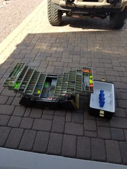 HUGE TACKLE BOX