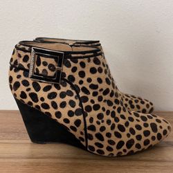 Isaac Mizrahi Women's Leopard Print Pony Hair Ankle Wedge Booties Shoes Size 8.5