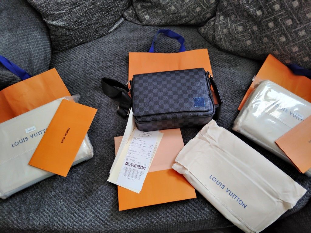Louis LV Messenger Bag/Shoulder Bag (Designer)