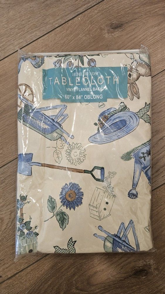 Home Trends Vinyl Tablecloth with Flannel Backing, 60" x 84" Oblong, Garden Design
