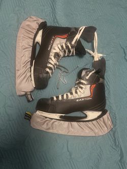 Easton size 10 hockey skates with walkable blade covers