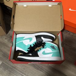 Air Jordan Tropical Twist/ Igloo 