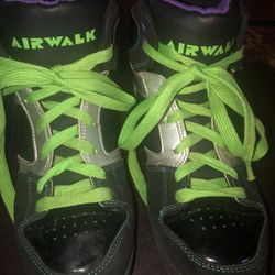 AIRWALK Men’s Mid Top Shoes. Size 10