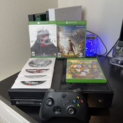 Microsoft Xbox One Console Bundle (500GB)