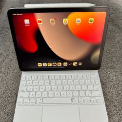 Apple iPad Air 5th Gen (64GB) Bundle - Apple Pencil & Magic Keyboard 