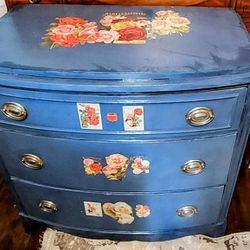 Vintage Painted Dresser 